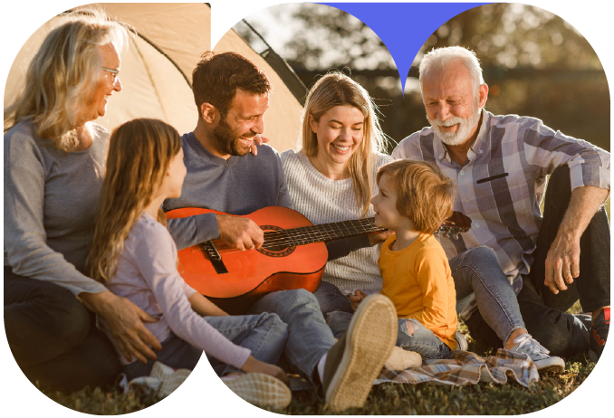 Immagine di nonni, figli e nipoti riuniti in vacanza